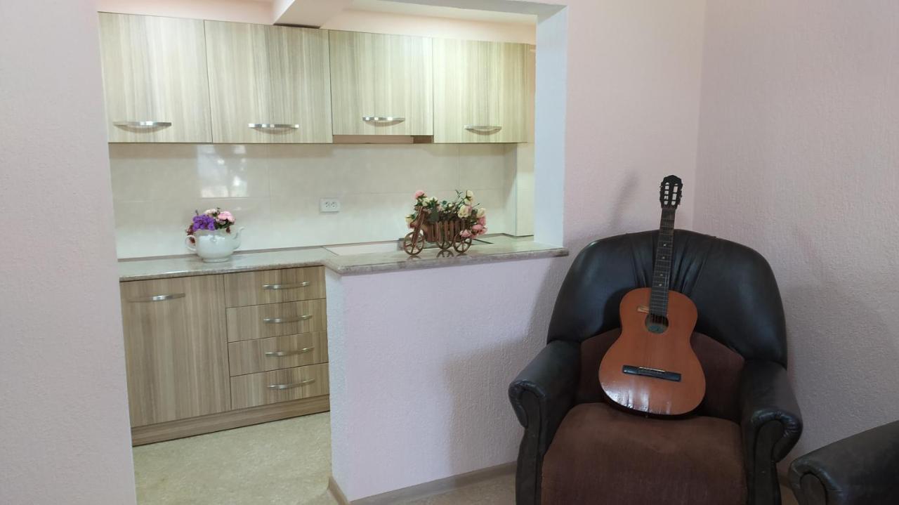 Elegant Hotel Кутаїсі Екстер'єр фото