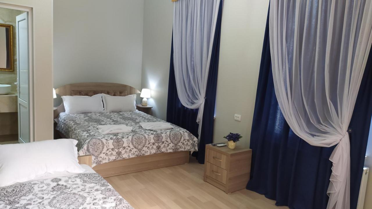 Elegant Hotel Кутаїсі Екстер'єр фото